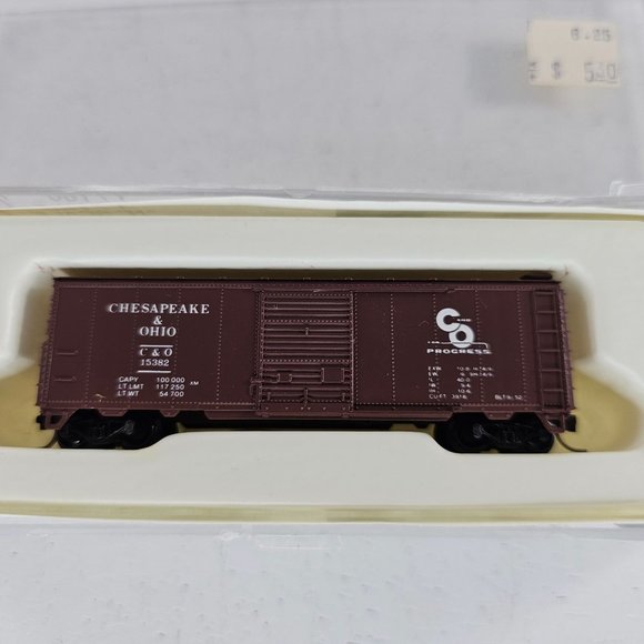 Con-Cor 100104 N Scale 40 Ft Steel Boxcar Chesapeake & Ohio #15382 - Picture 3 of 7